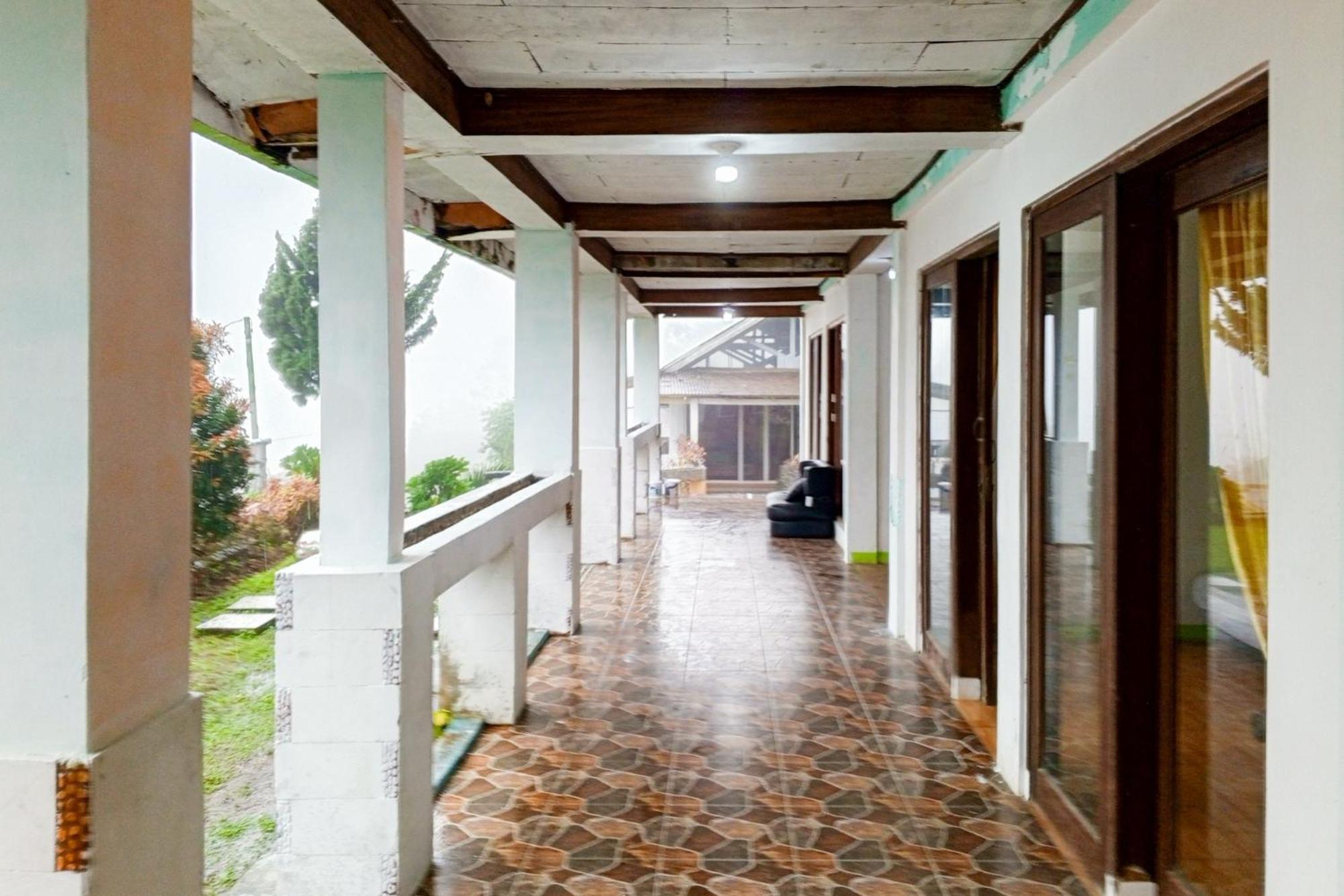 Villa Kampus Near Taman Safari Cisarua Puncak Redpartner Bogor Exterior photo