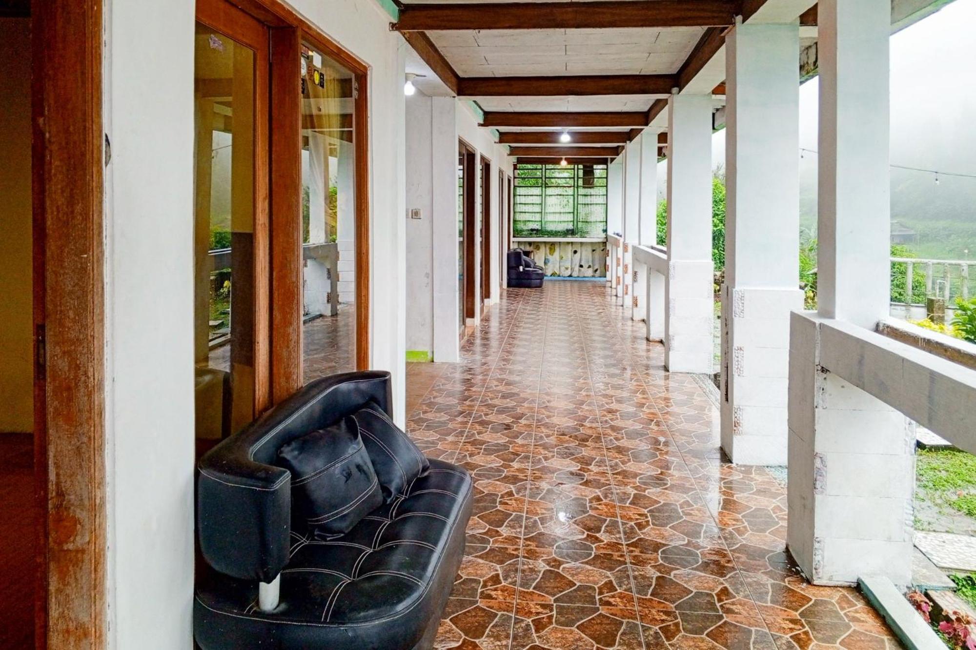 Villa Kampus Near Taman Safari Cisarua Puncak Redpartner Bogor Exterior photo